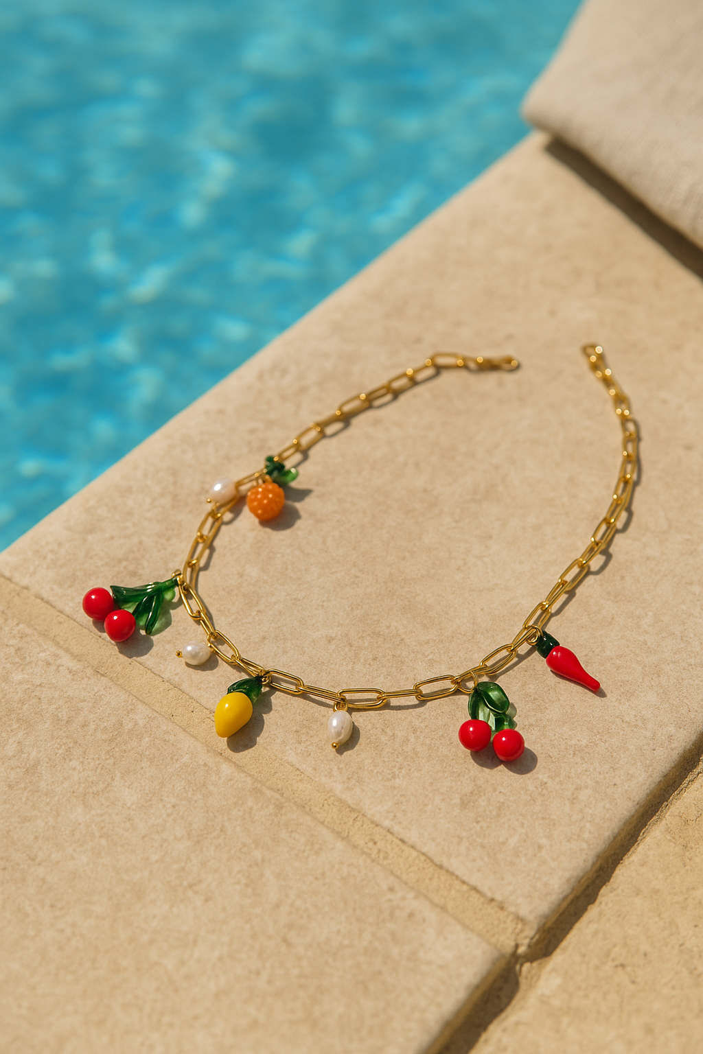 Collier Cherry