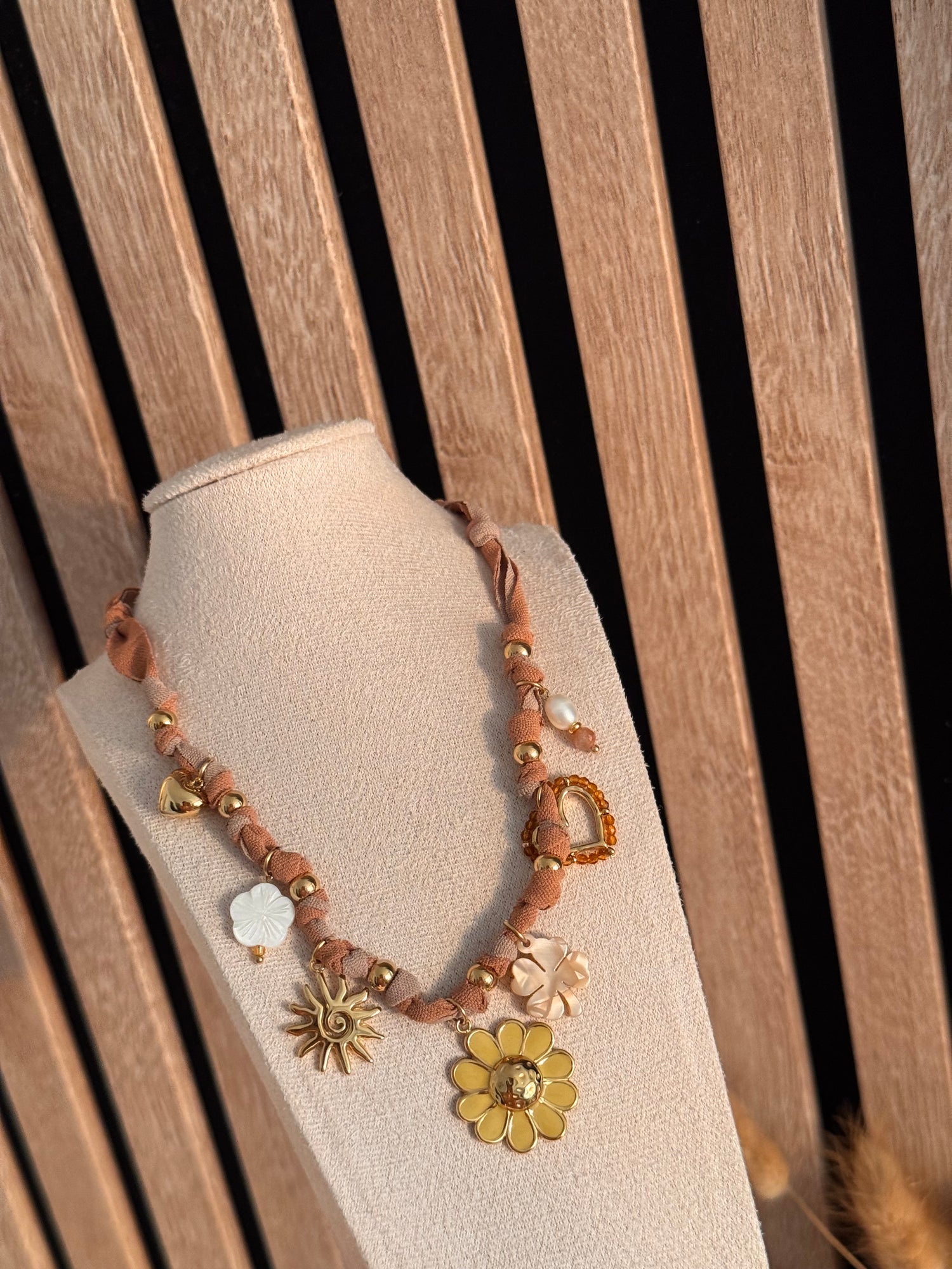 Collier Ines