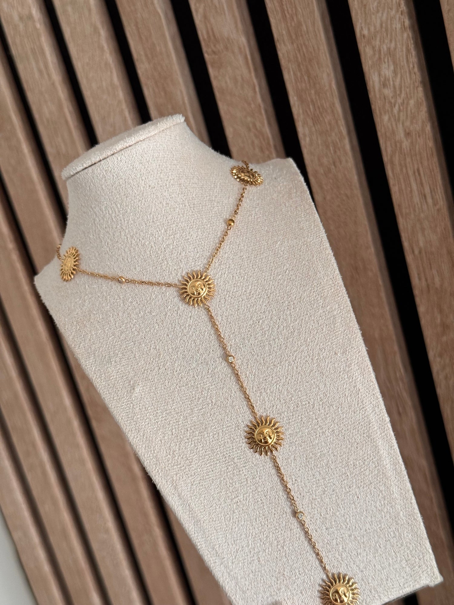 Collier Vesa