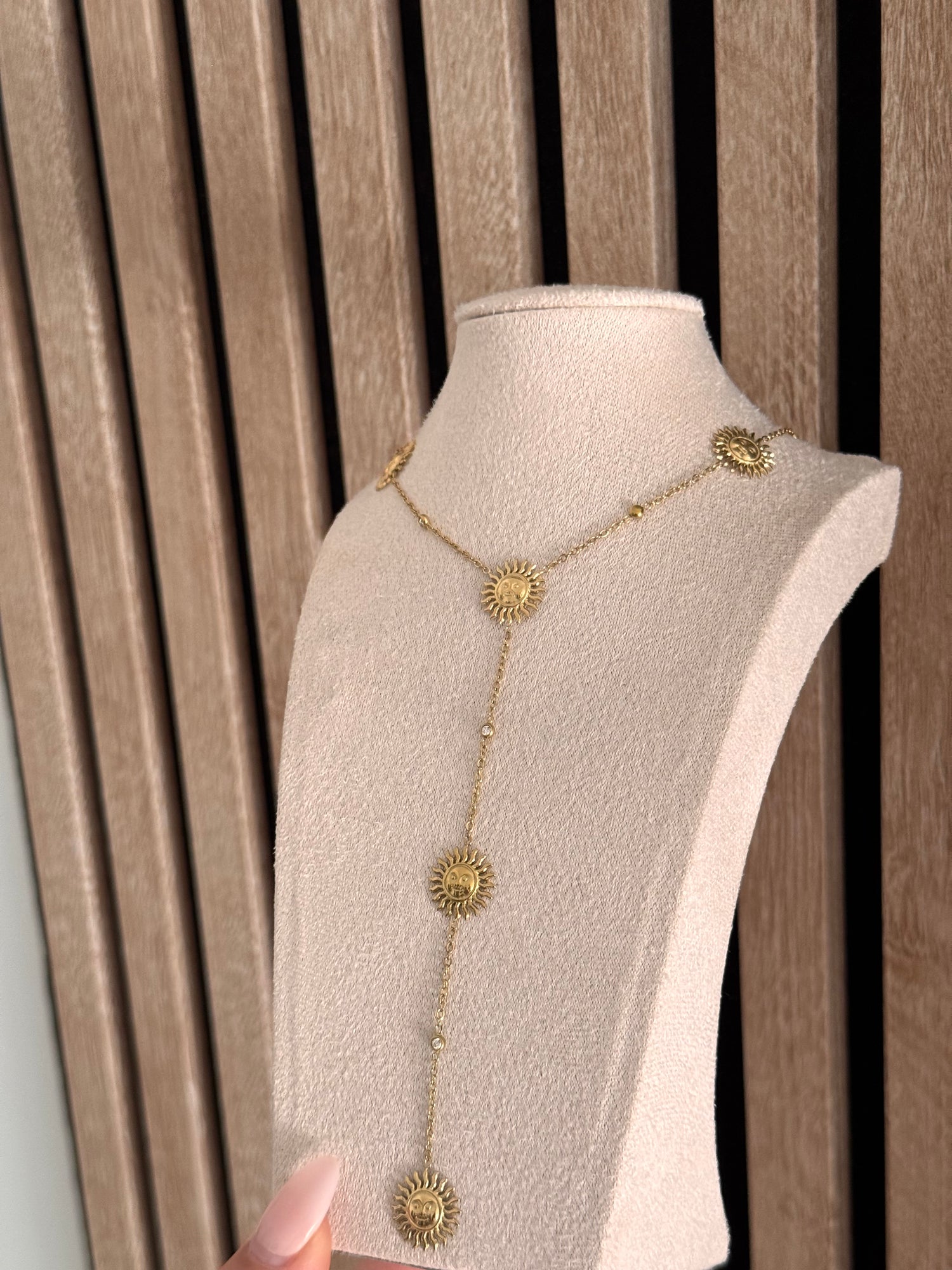 Collier Vesa