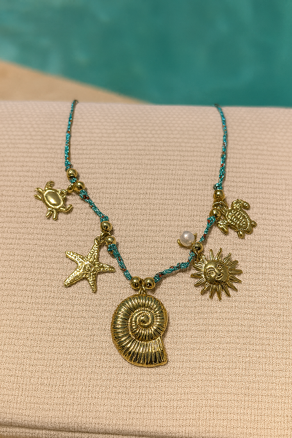 Collier Oya