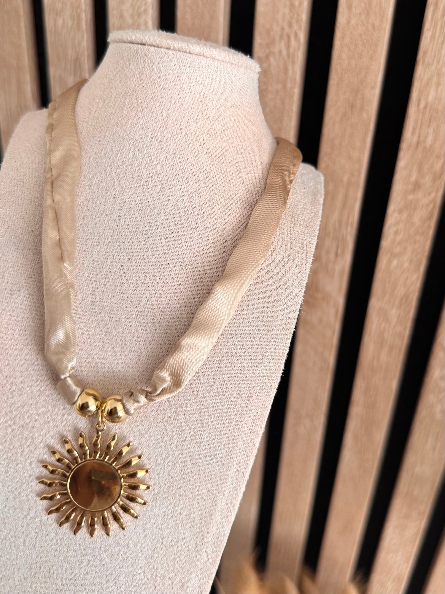 Collier Isandra
