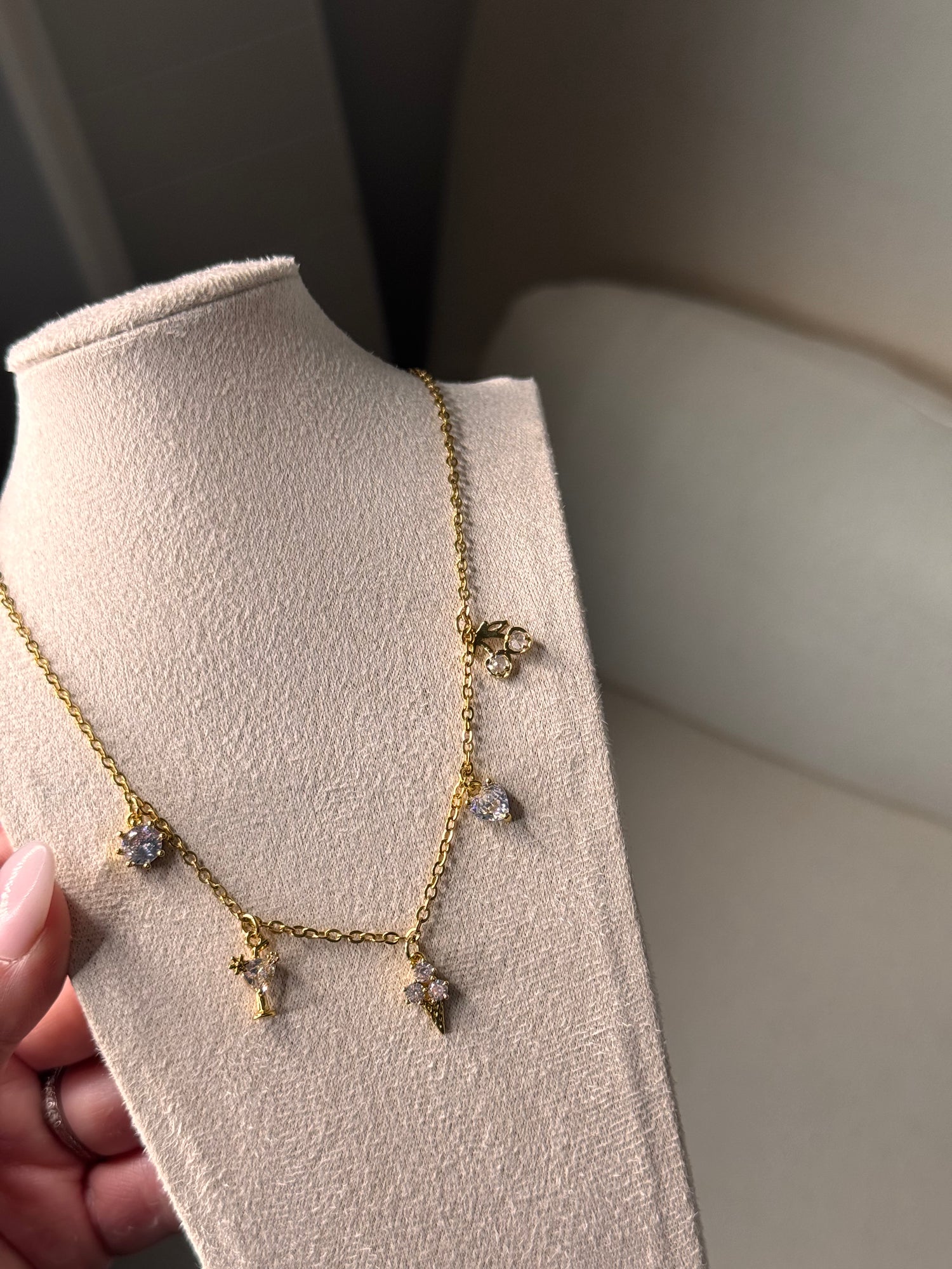Collier Clarina