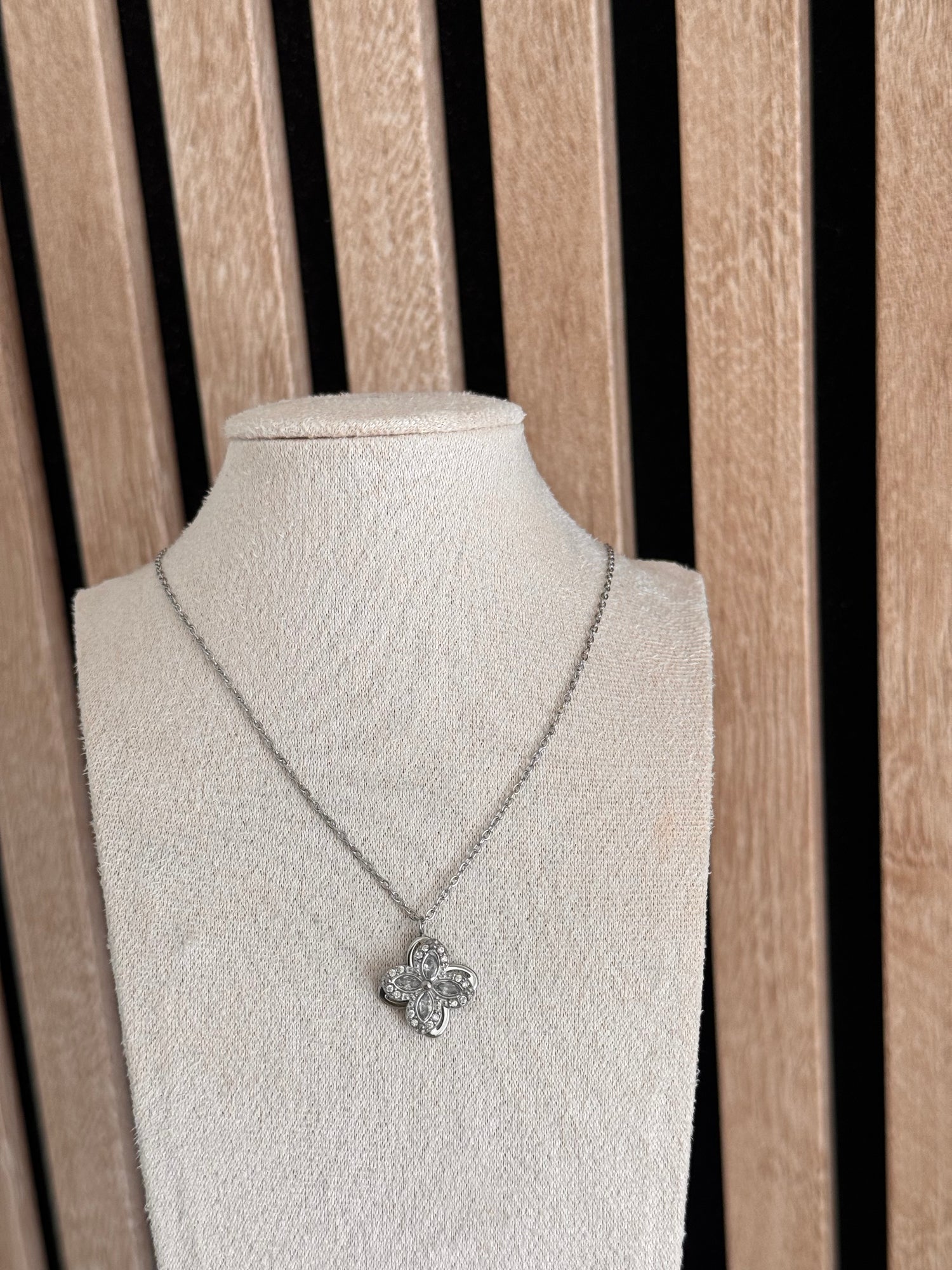 Collier anti stress Eline